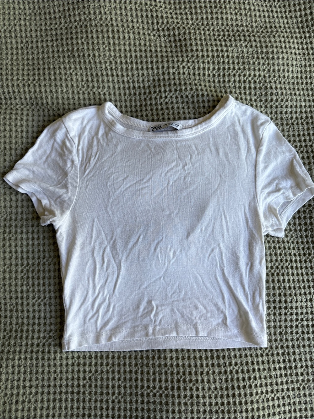 Zara White Crew Neck Cropped Tee